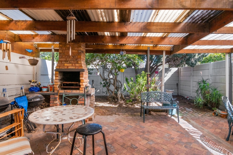 3 Bedroom Property for Sale in Plumstead Western Cape